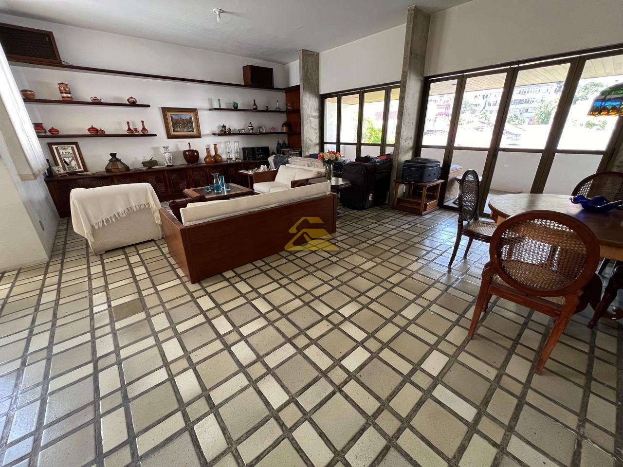 Casa à venda com 6 quartos, 387m² - Foto 8