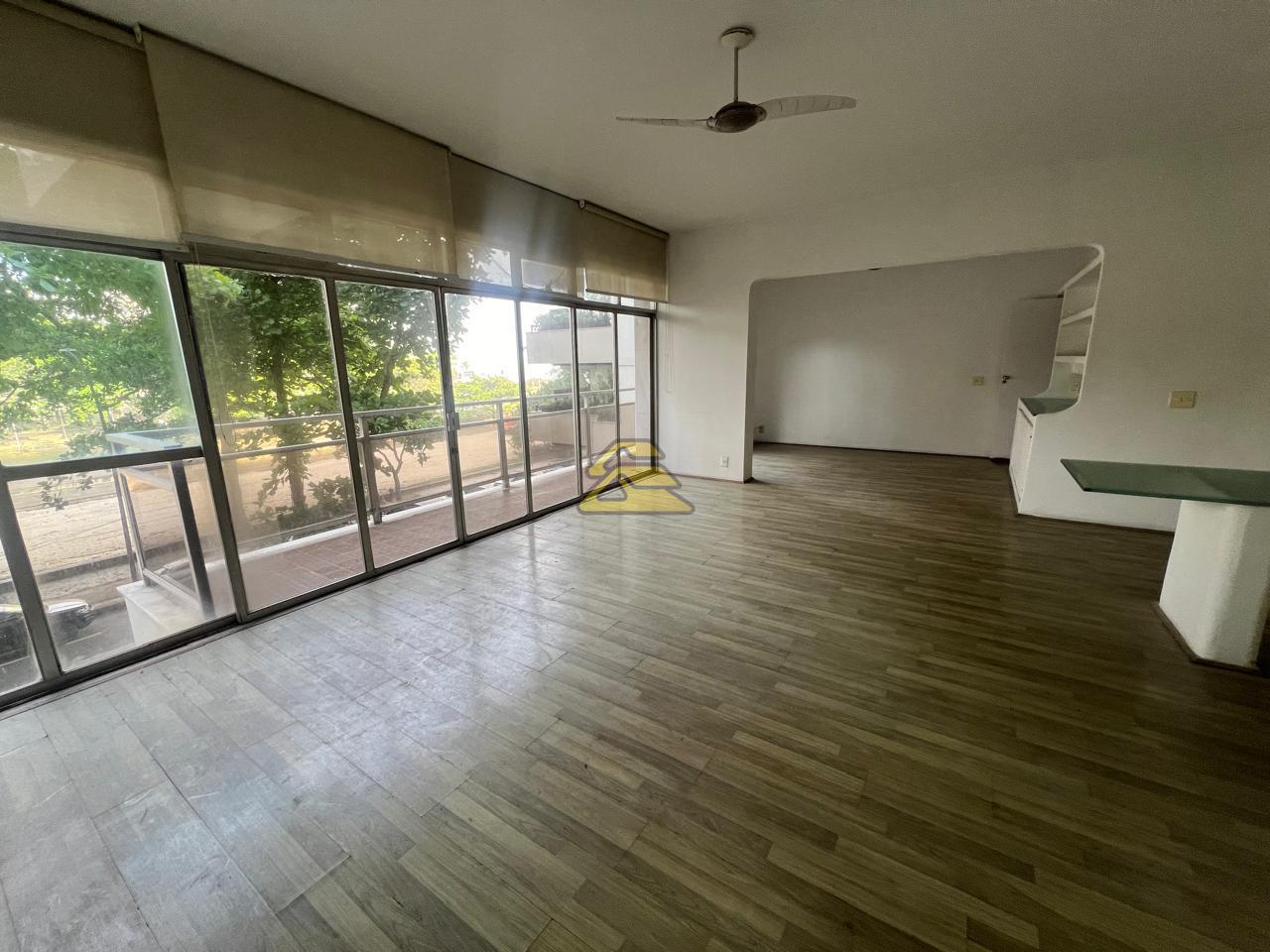 Apartamento à venda com 3 quartos, 125m² - Foto 2