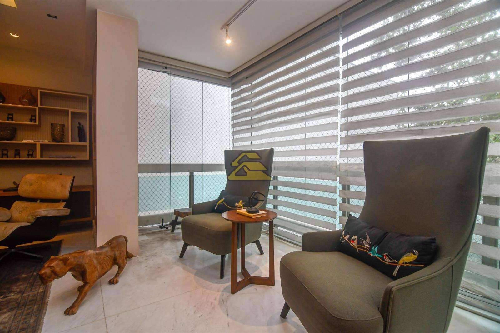 Apartamento à venda com 3 quartos, 180m² - Foto 4