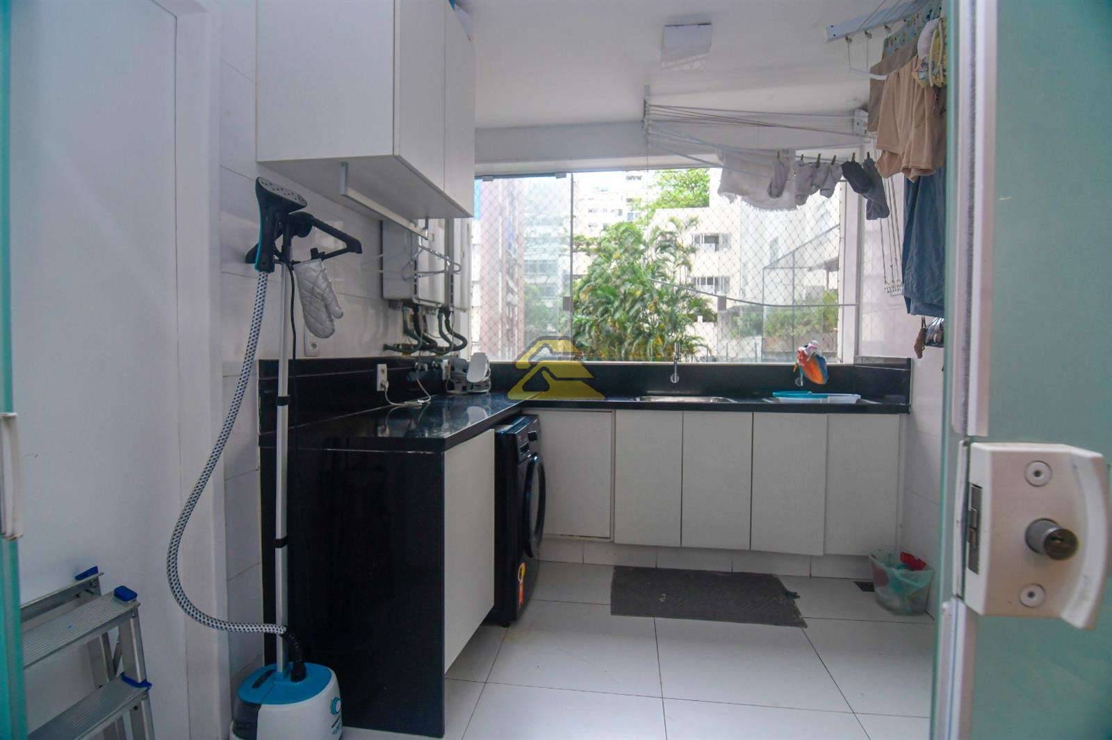 Apartamento à venda com 3 quartos, 180m² - Foto 26