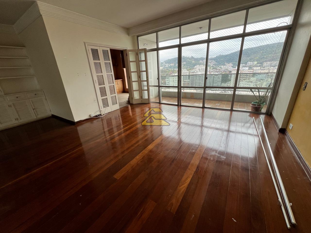 Apartamento à venda com 3 quartos, 140m² - Foto 1