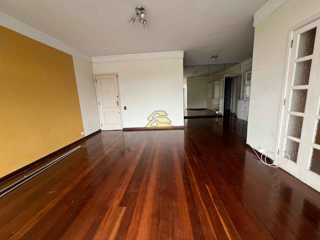 Apartamento à venda com 3 quartos, 140m² - Foto 2