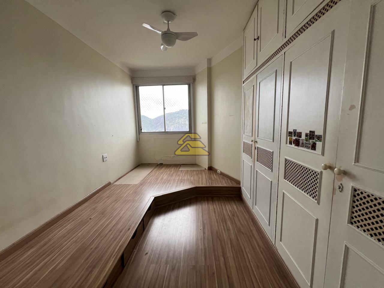 Apartamento à venda com 3 quartos, 140m² - Foto 17