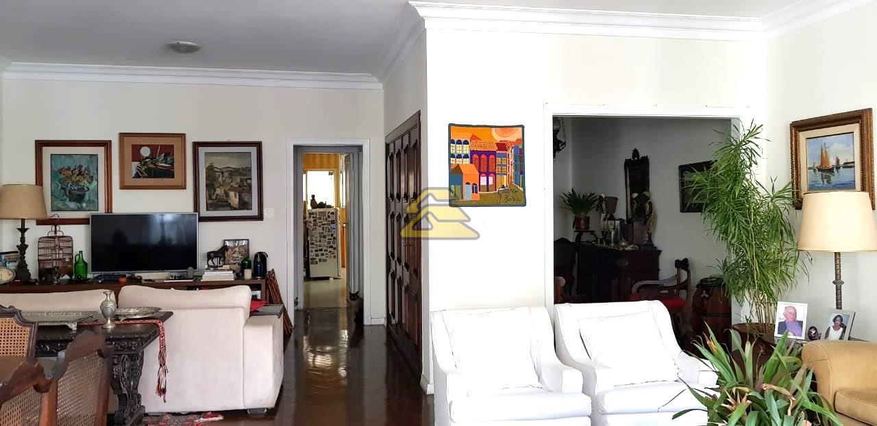 Apartamento à venda com 3 quartos, 219m² - Foto 2