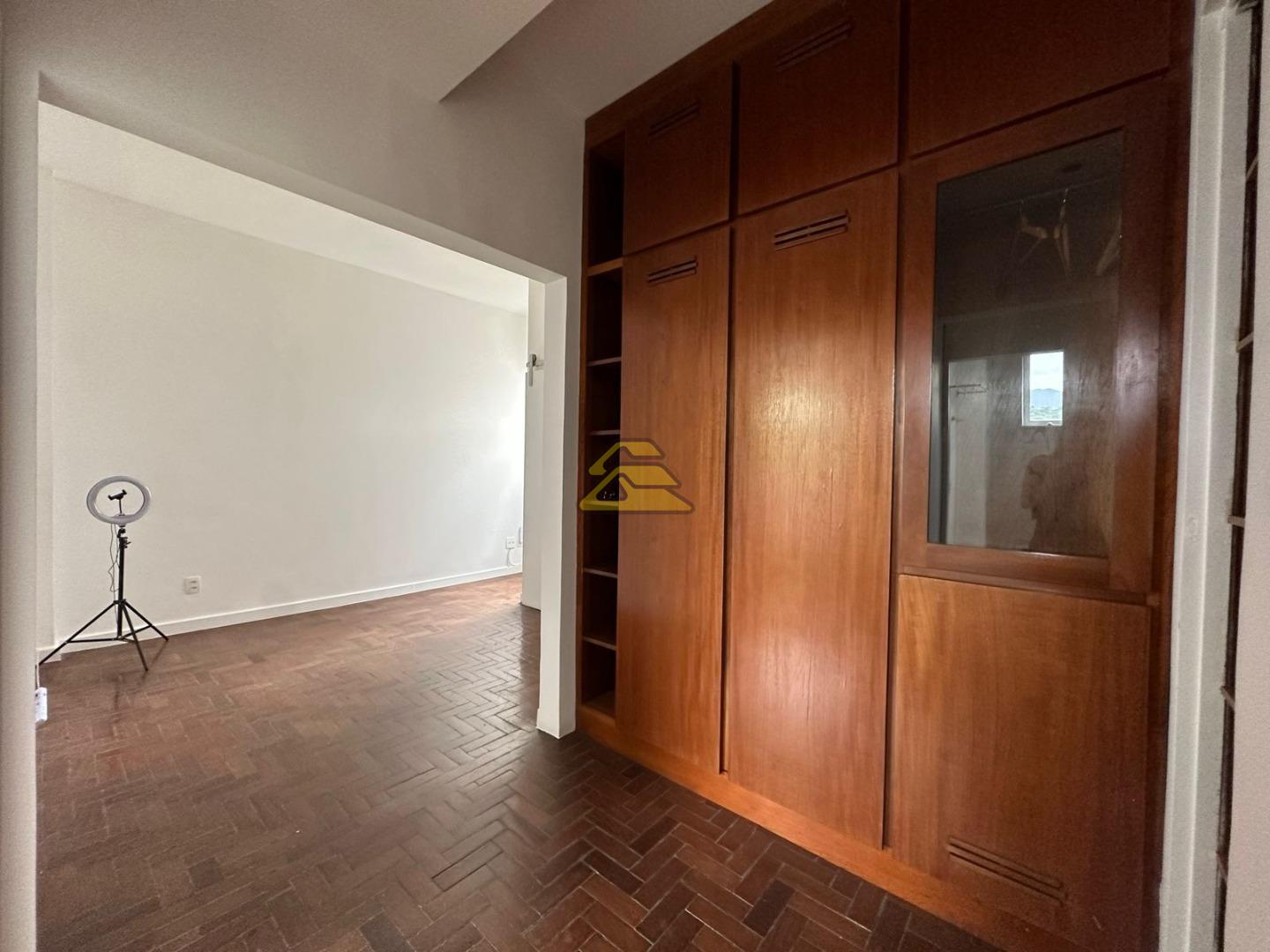 Apartamento à venda com 2 quartos, 85m² - Foto 11