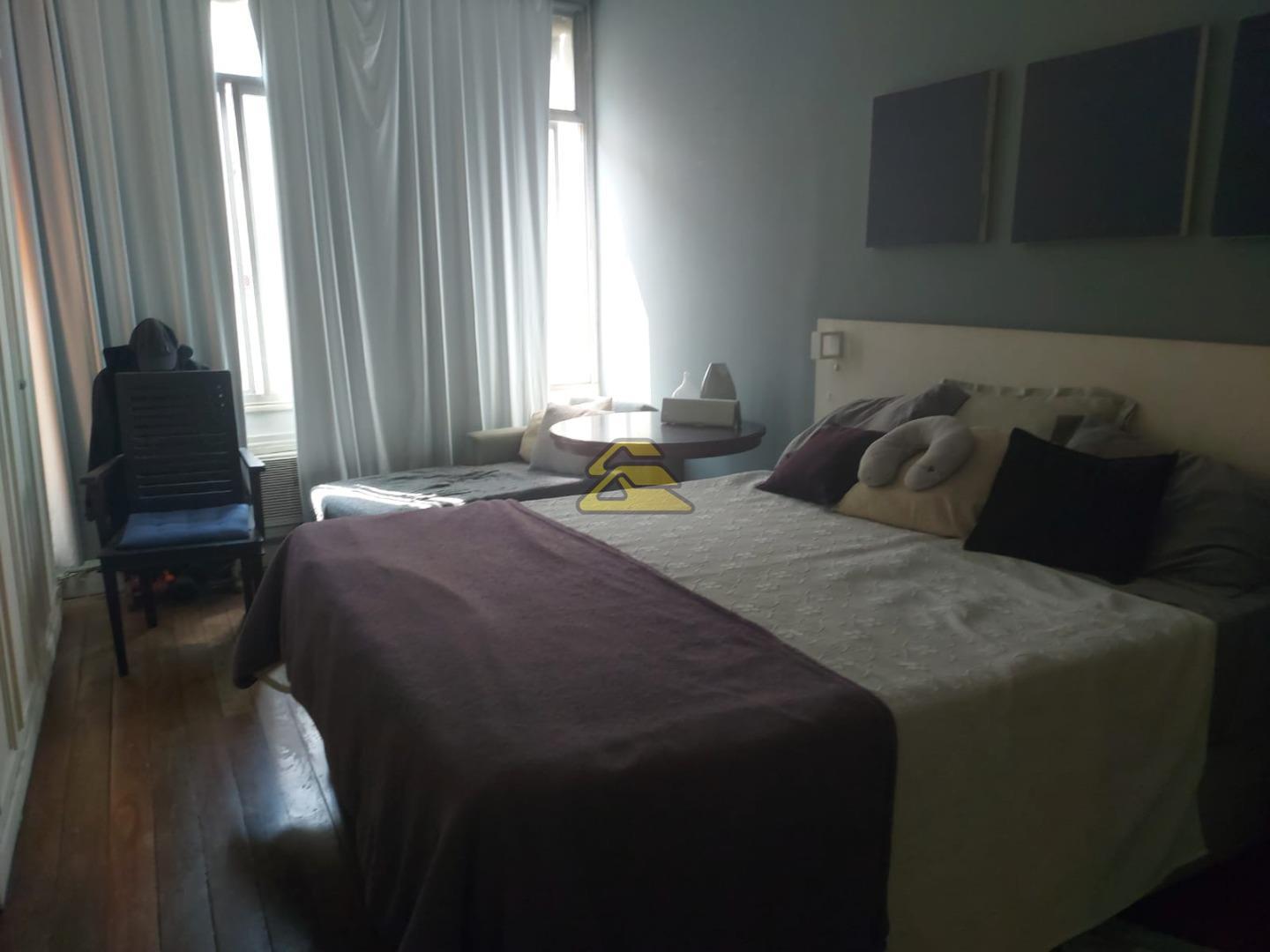 Apartamento à venda com 4 quartos, 225m² - Foto 12