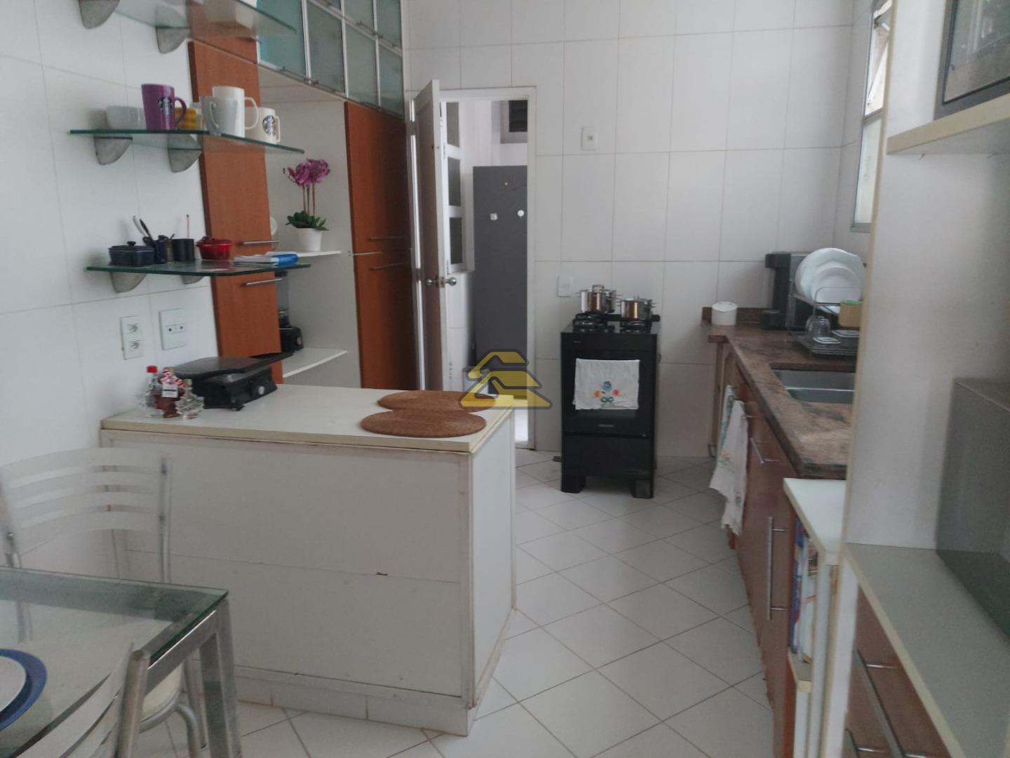 Apartamento à venda com 4 quartos, 225m² - Foto 35