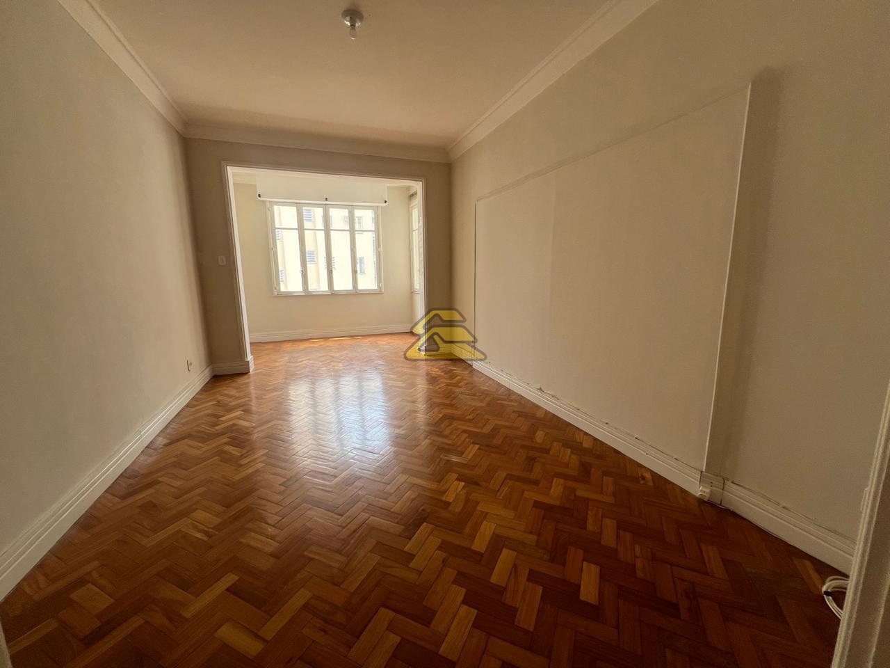 Apartamento à venda com 3 quartos, 139m² - Foto 2