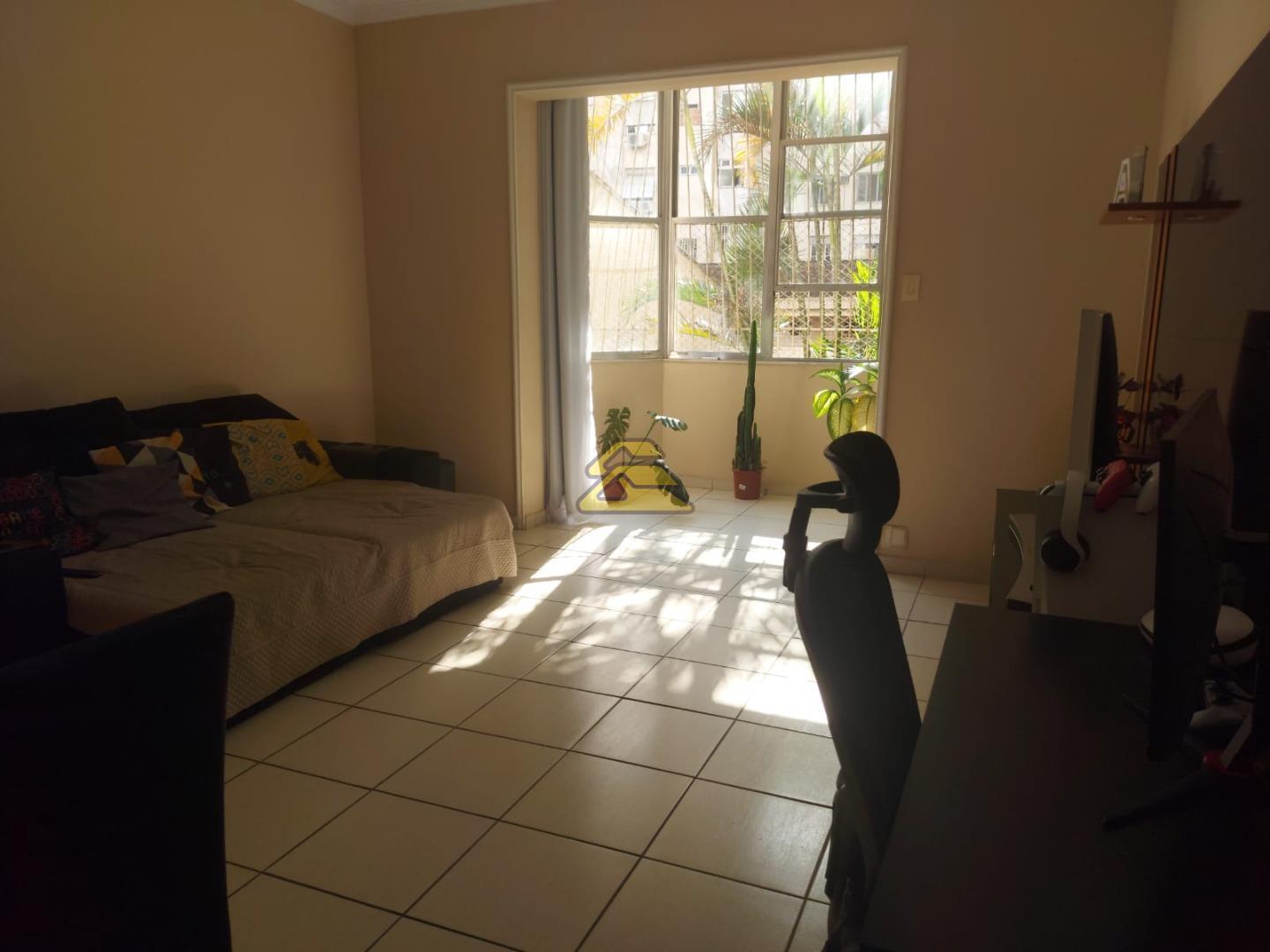 Apartamento à venda com 3 quartos, 130m² - Foto 1