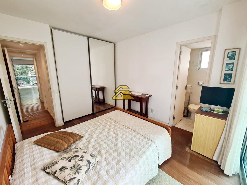 Apartamento à venda com 3 quartos, 149m² - Foto 13