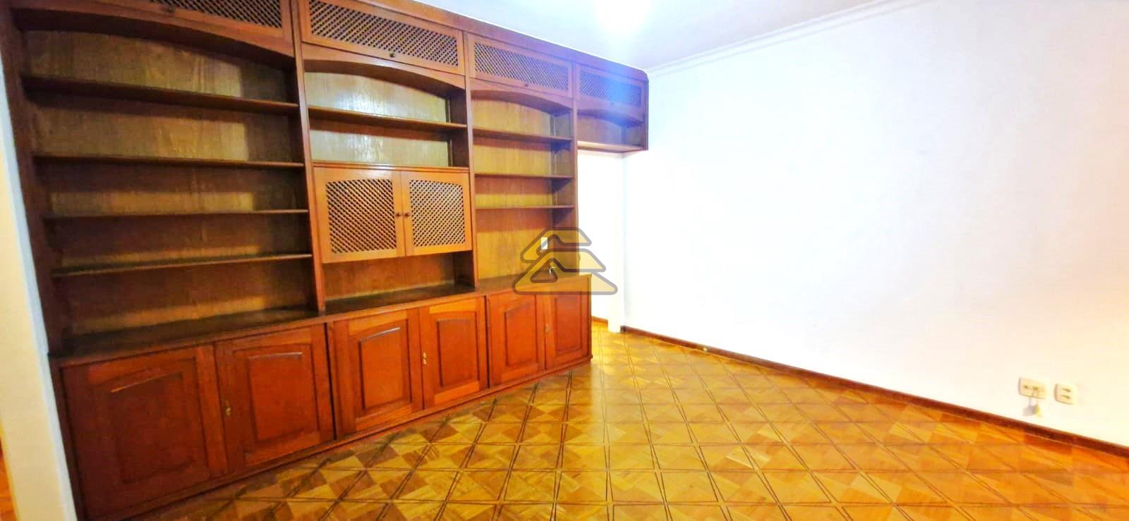 Apartamento à venda com 3 quartos, 115m² - Foto 2