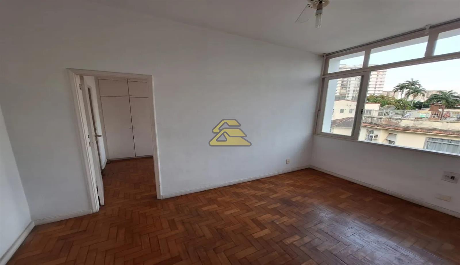 Apartamento à venda com 1 quarto, 48m² - Foto 2