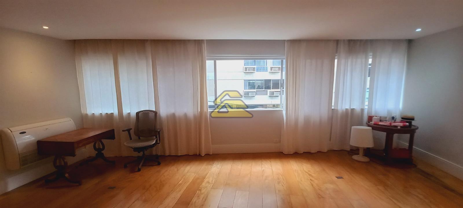 Apartamento à venda com 3 quartos, 200m² - Foto 5