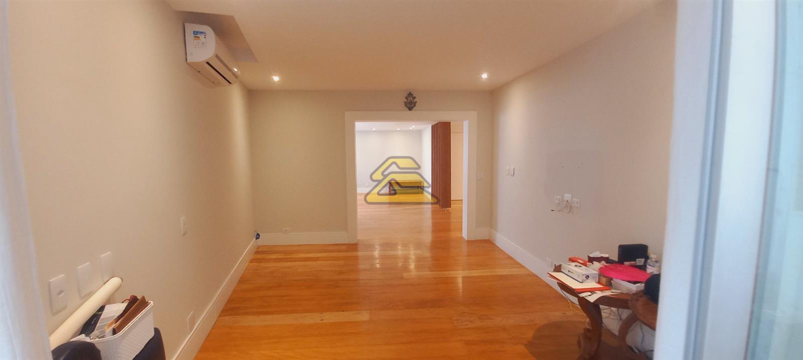 Apartamento à venda com 3 quartos, 200m² - Foto 8