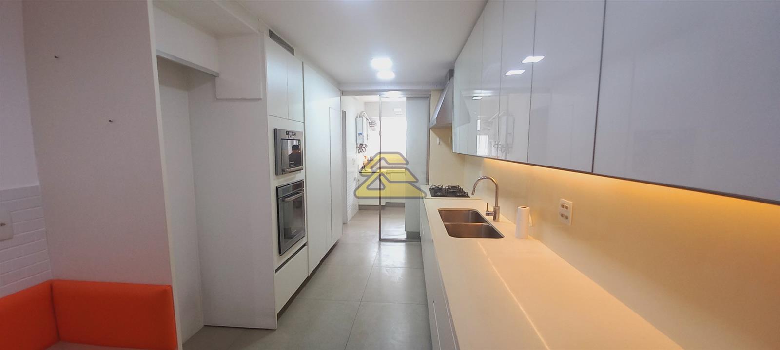 Apartamento à venda com 3 quartos, 200m² - Foto 20