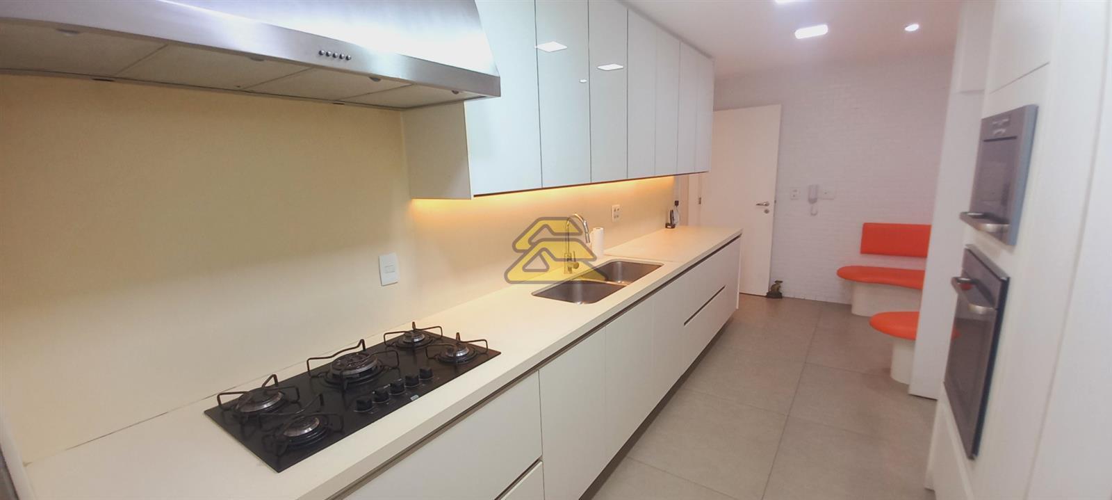 Apartamento à venda com 3 quartos, 200m² - Foto 22