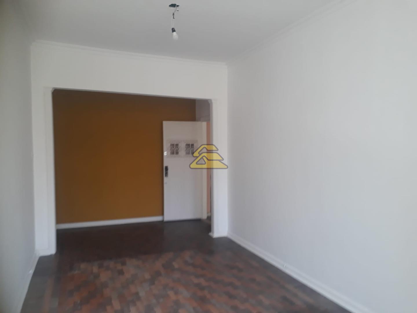 Apartamento à venda com 3 quartos, 121m² - Foto 3