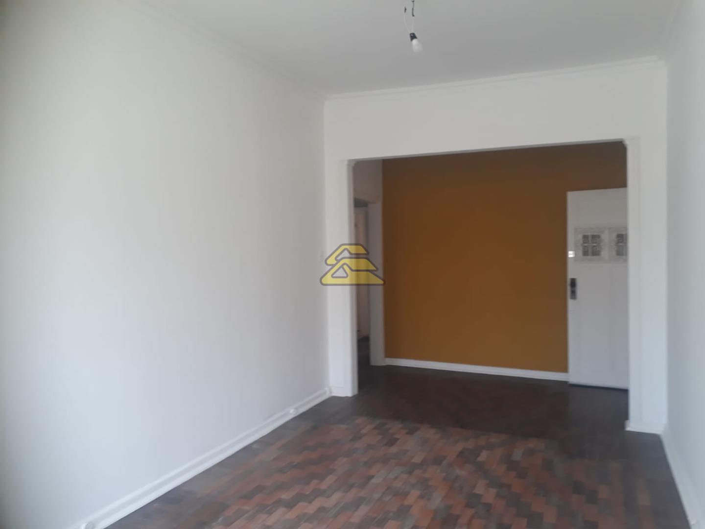 Apartamento à venda com 3 quartos, 121m² - Foto 2