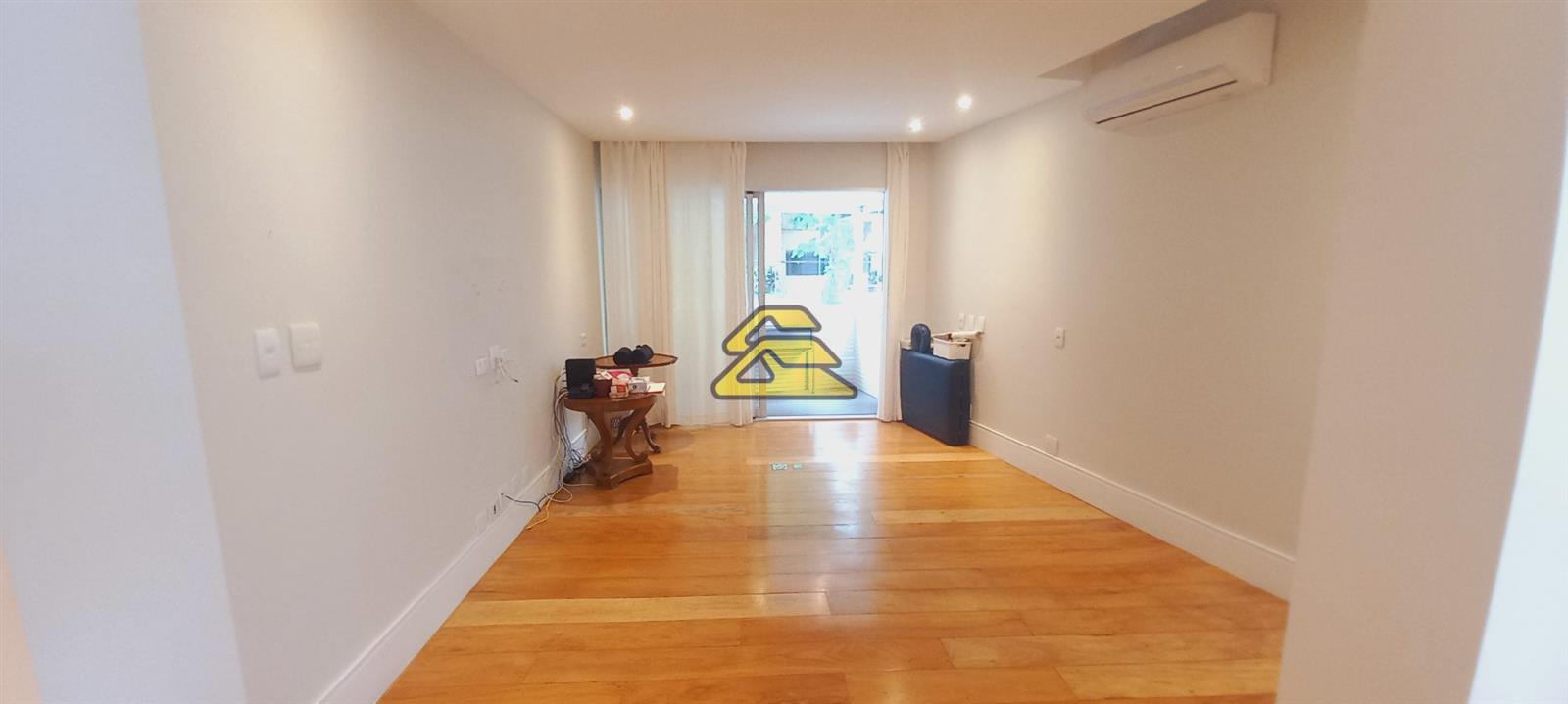 Apartamento à venda com 3 quartos, 200m² - Foto 7