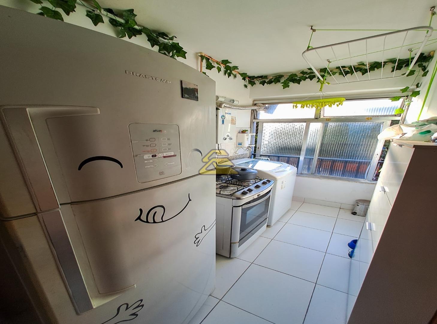 Apartamento à venda com 2 quartos, 62m² - Foto 9