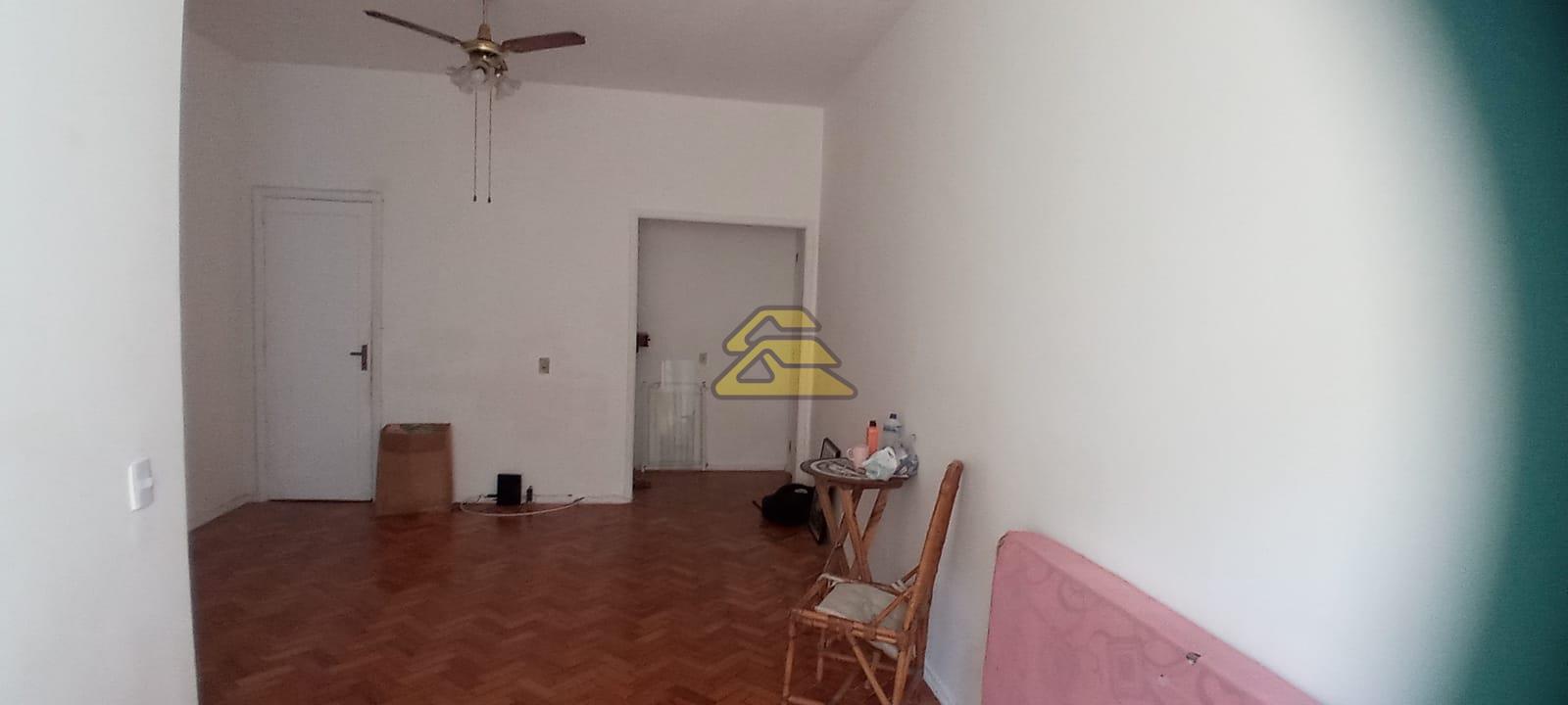 Apartamento à venda com 2 quartos, 77m² - Foto 2