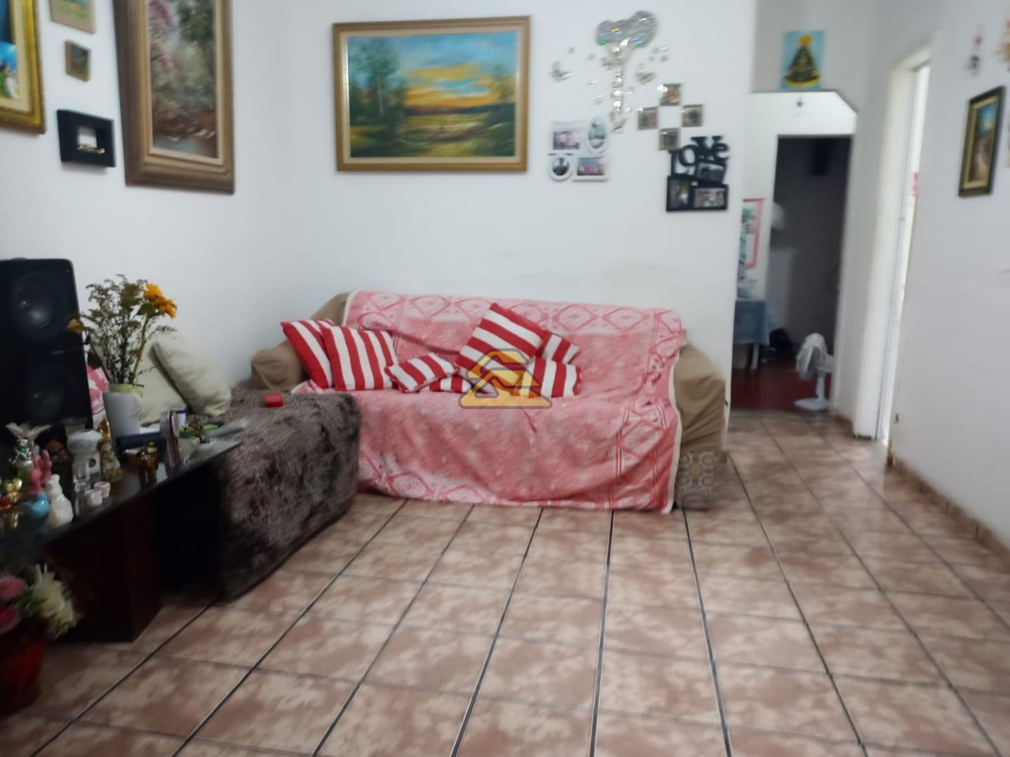 Casa para alugar com 3 quartos, 90m² - Foto 1