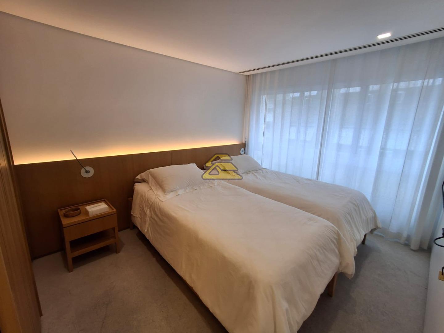 Apartamento à venda com 3 quartos, 158m² - Foto 13