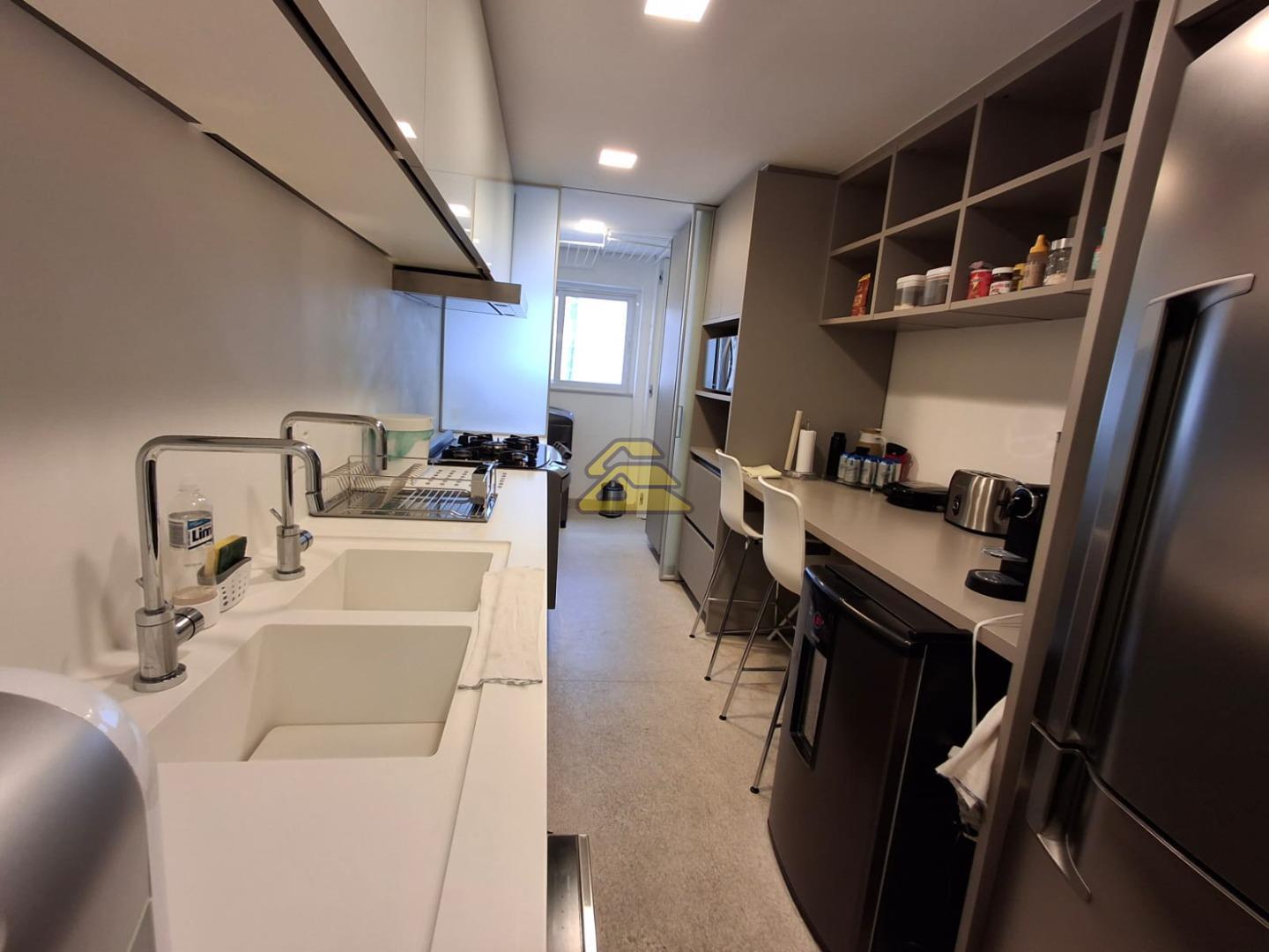 Apartamento à venda com 3 quartos, 158m² - Foto 15