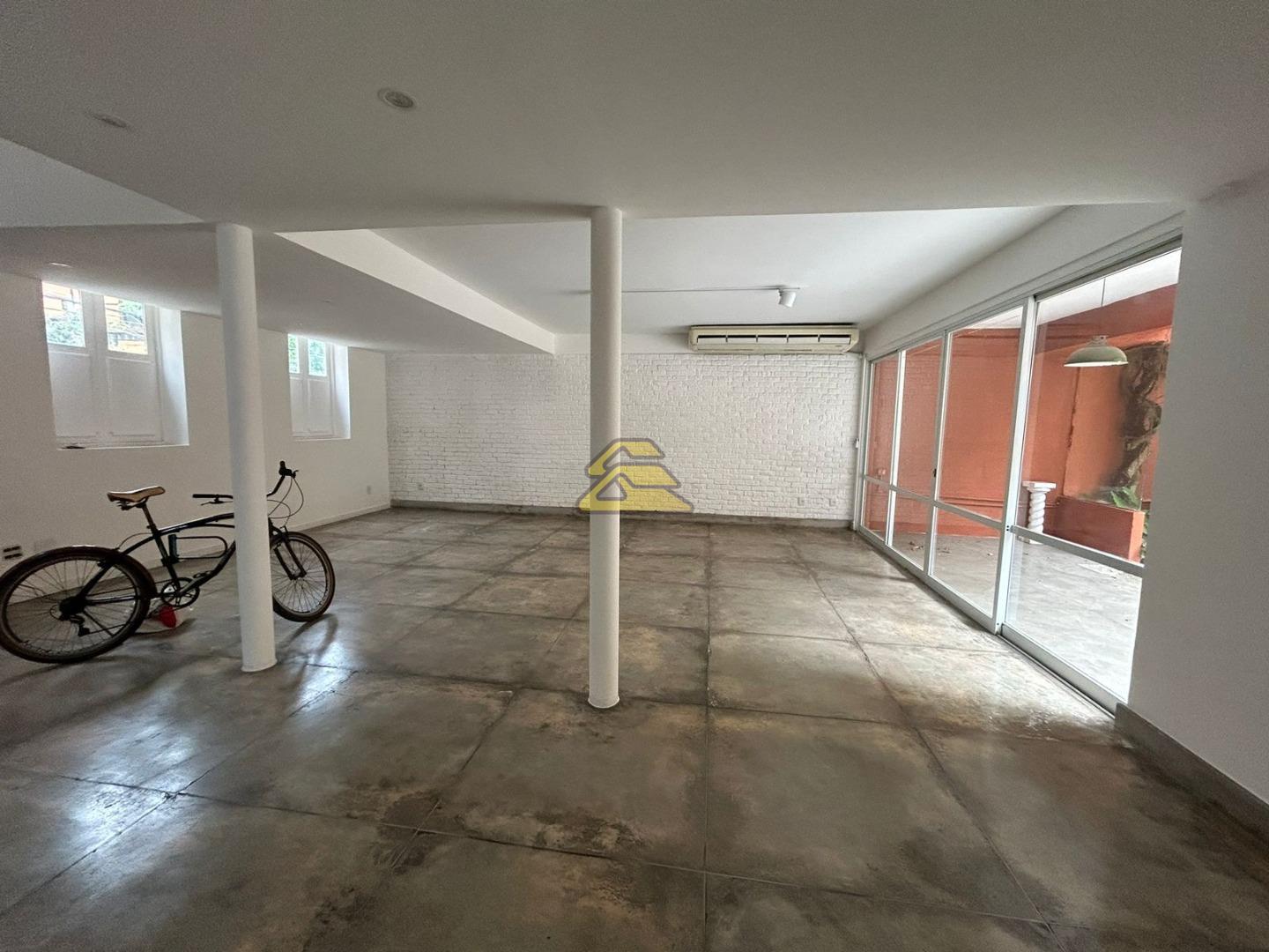 Casa à venda com 3 quartos, 292m² - Foto 12