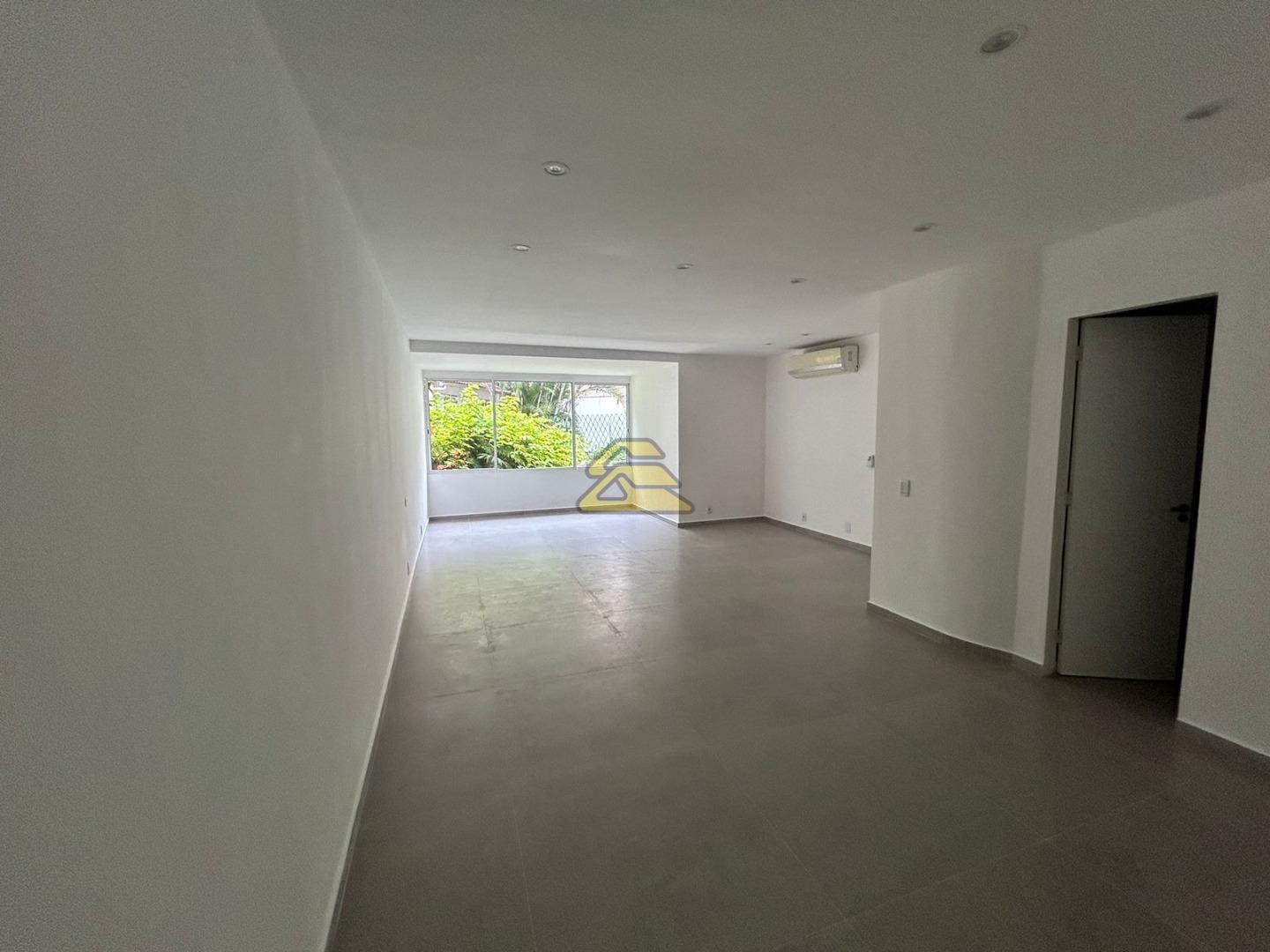 Casa à venda com 3 quartos, 292m² - Foto 11