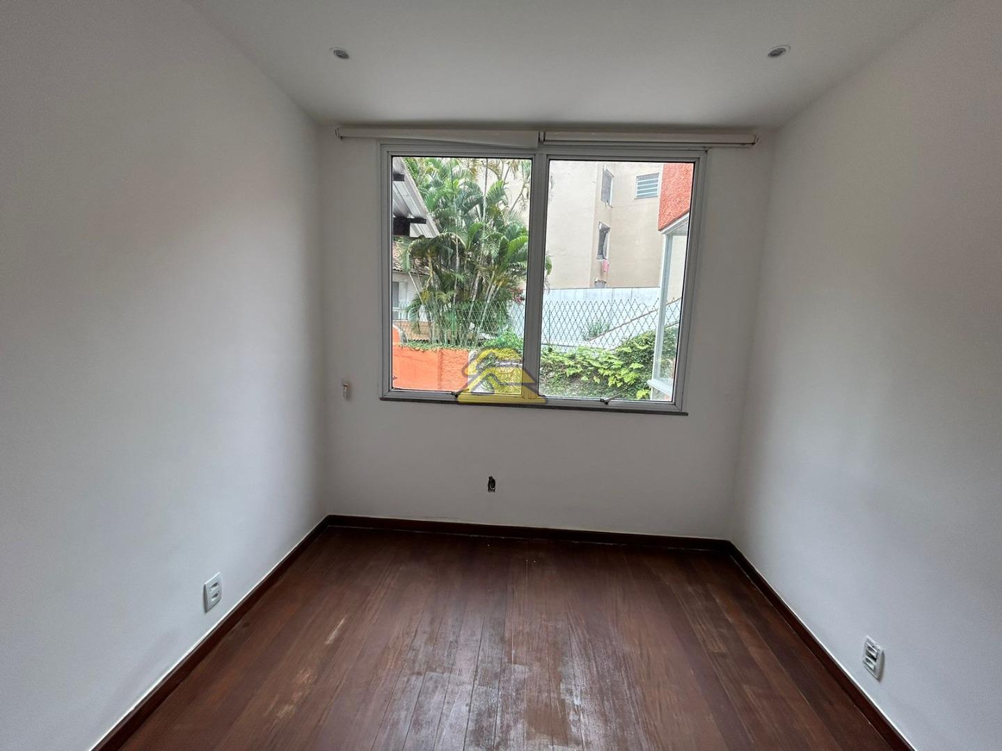 Casa à venda com 3 quartos, 292m² - Foto 14