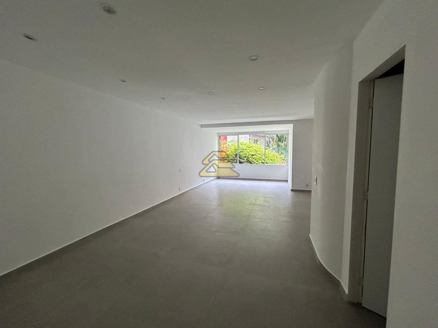 Casa à venda com 3 quartos, 292m² - Foto 3