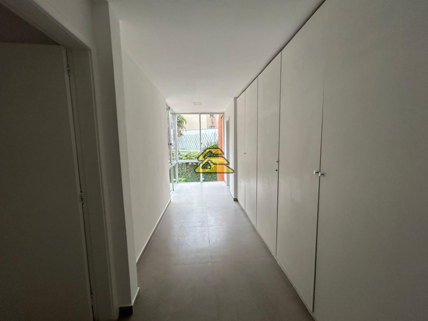 Casa à venda com 3 quartos, 292m² - Foto 13