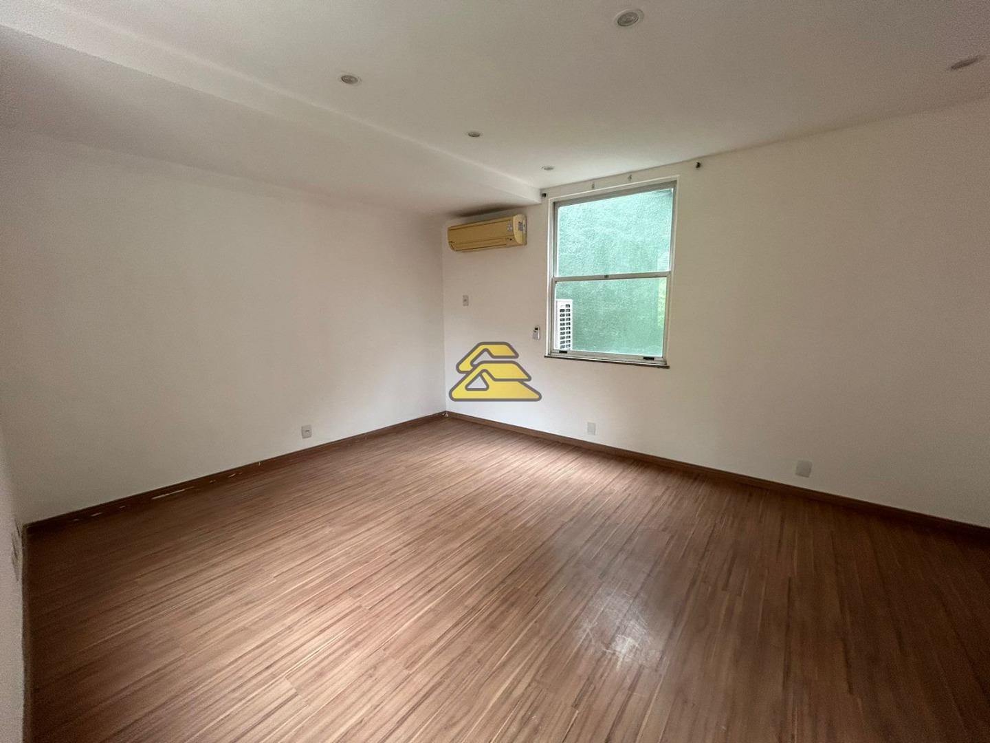 Casa à venda com 3 quartos, 292m² - Foto 11