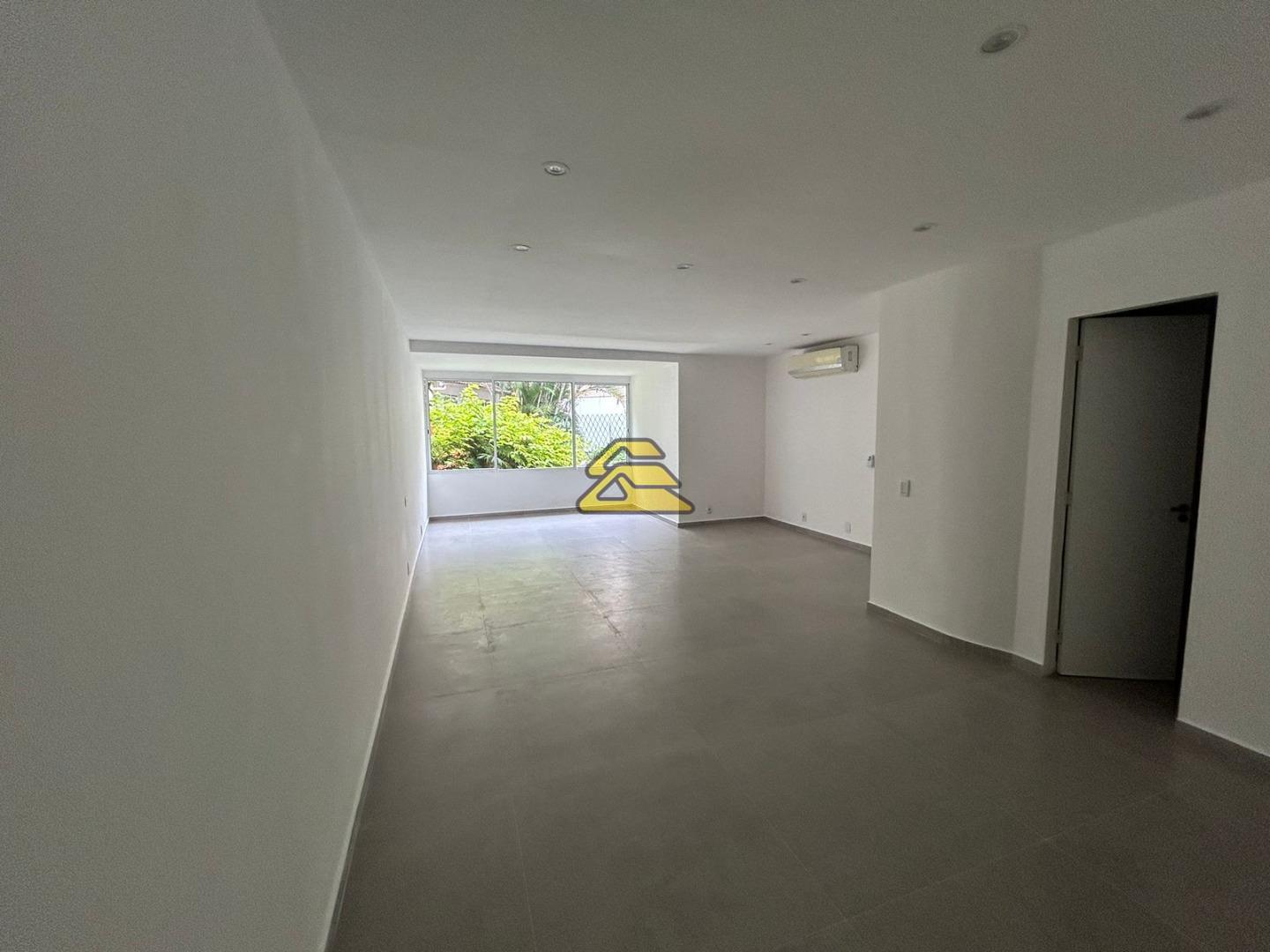 Casa à venda com 3 quartos, 292m² - Foto 15