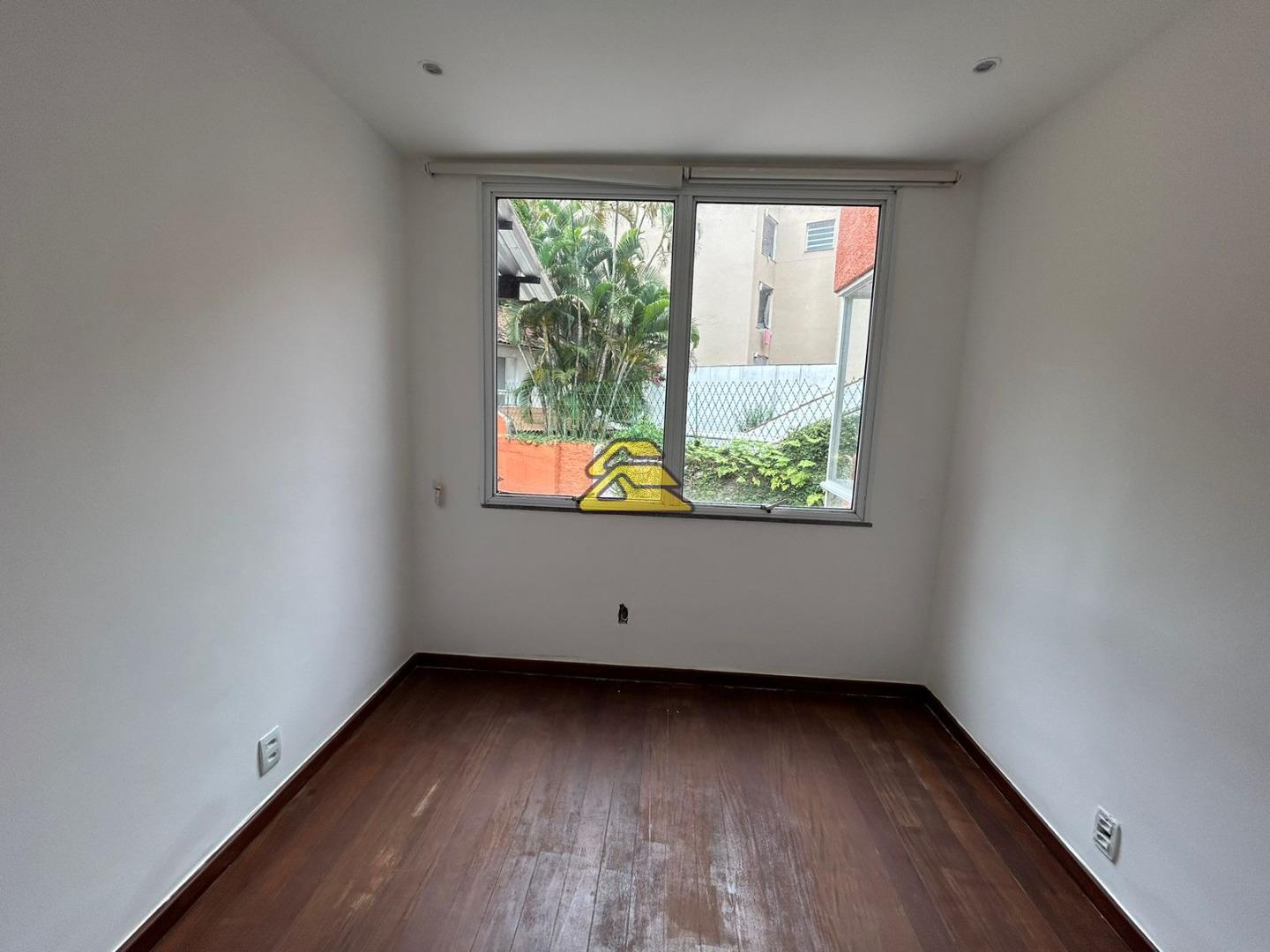 Casa à venda com 3 quartos, 292m² - Foto 16