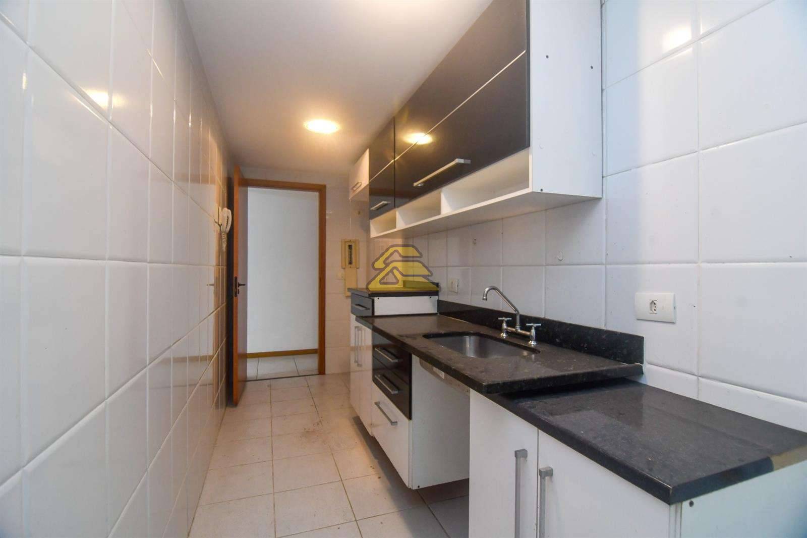 Apartamento à venda com 2 quartos, 66m² - Foto 12