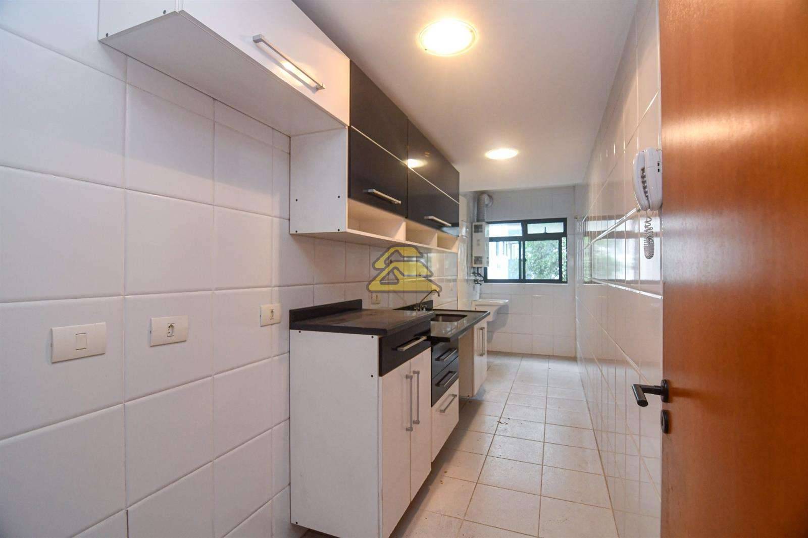 Apartamento à venda com 2 quartos, 66m² - Foto 11