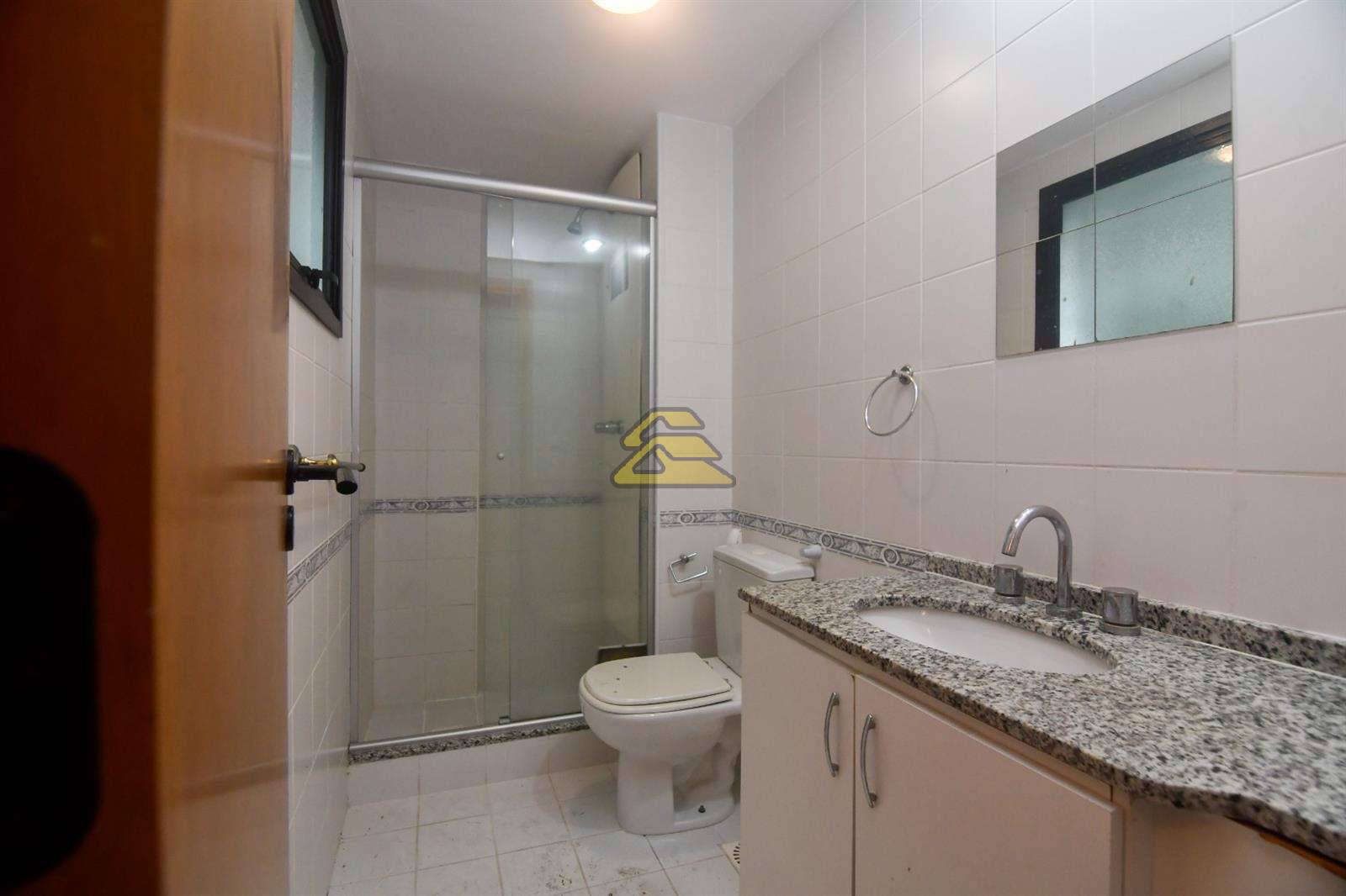 Apartamento à venda com 2 quartos, 66m² - Foto 17