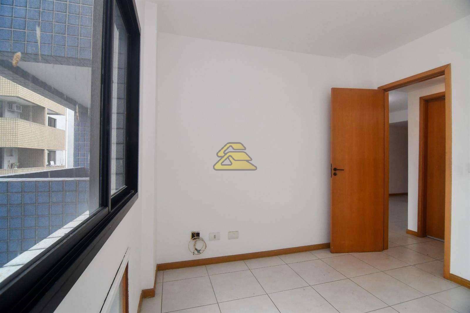 Apartamento à venda com 2 quartos, 66m² - Foto 5