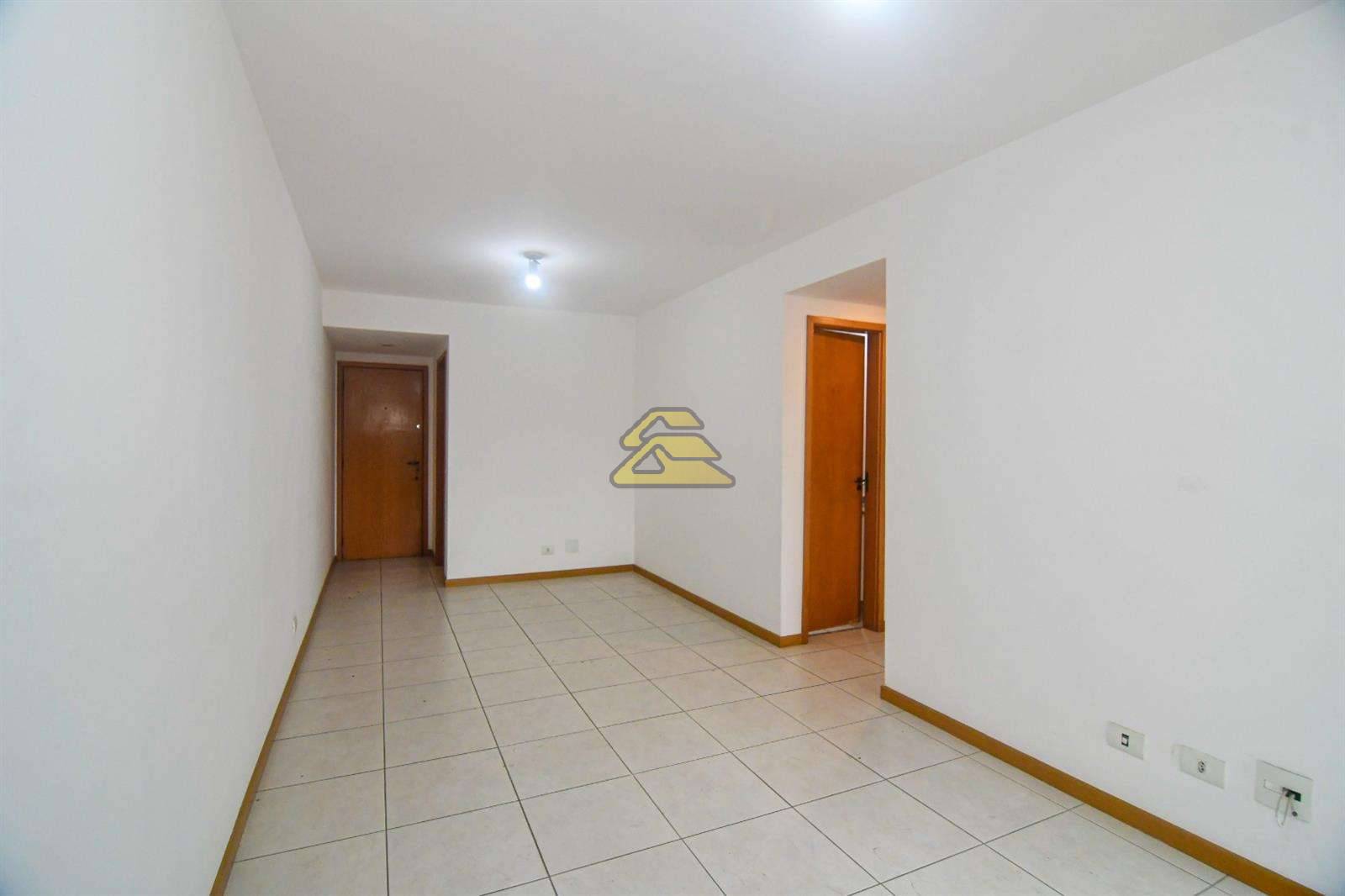 Apartamento à venda com 2 quartos, 66m² - Foto 3