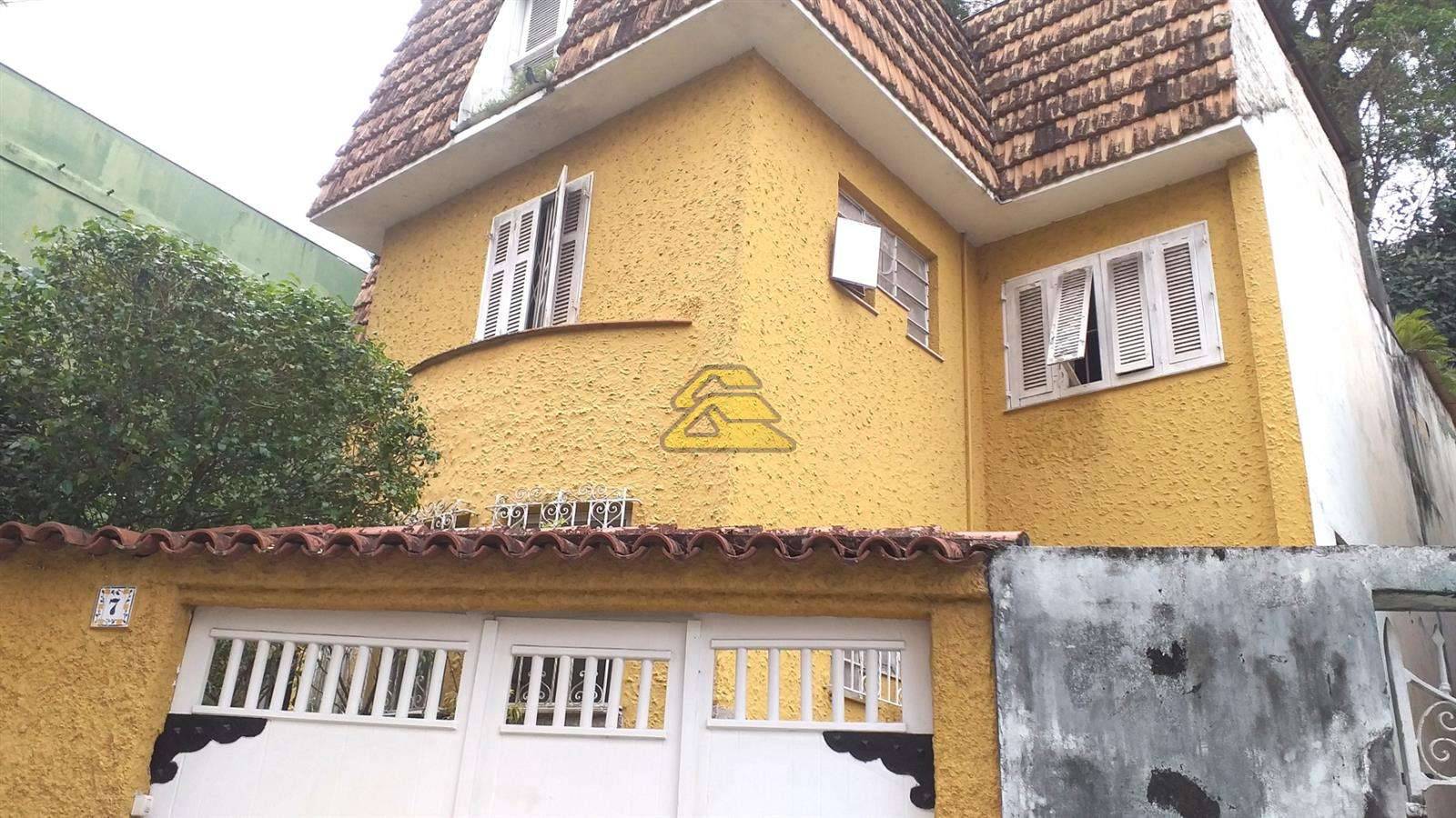 Casa à venda com 4 quartos, 180m² - Foto 1