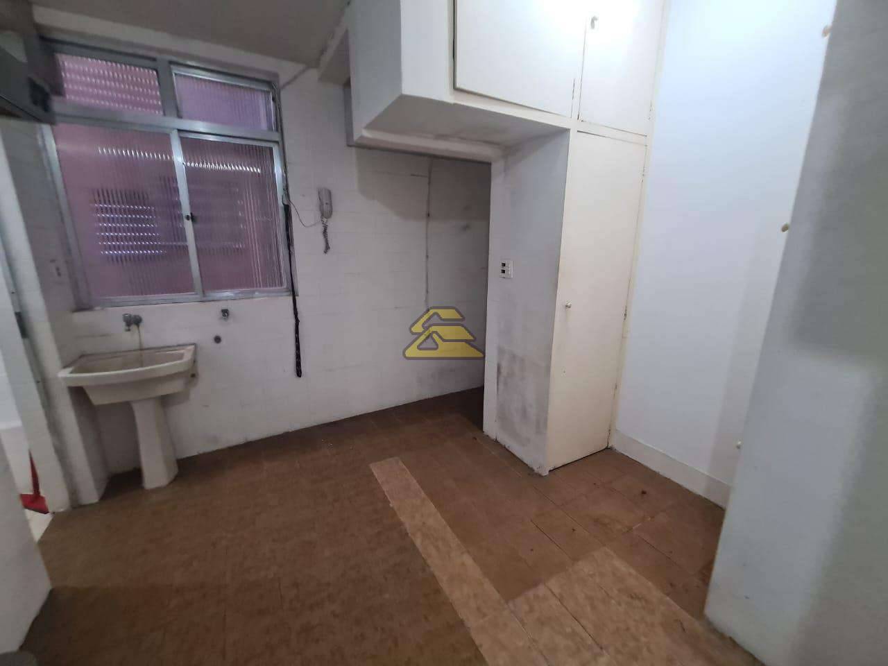 Apartamento à venda com 2 quartos, 70m² - Foto 18