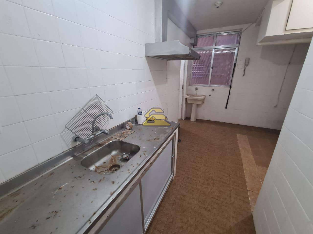 Apartamento à venda com 2 quartos, 70m² - Foto 17