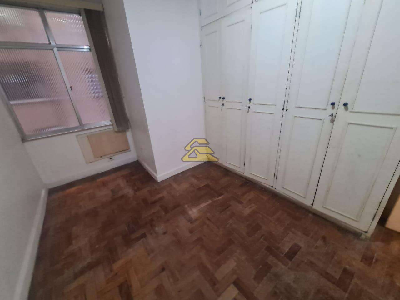 Apartamento à venda com 2 quartos, 70m² - Foto 11