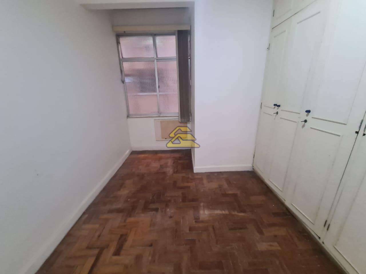 Apartamento à venda com 2 quartos, 70m² - Foto 9