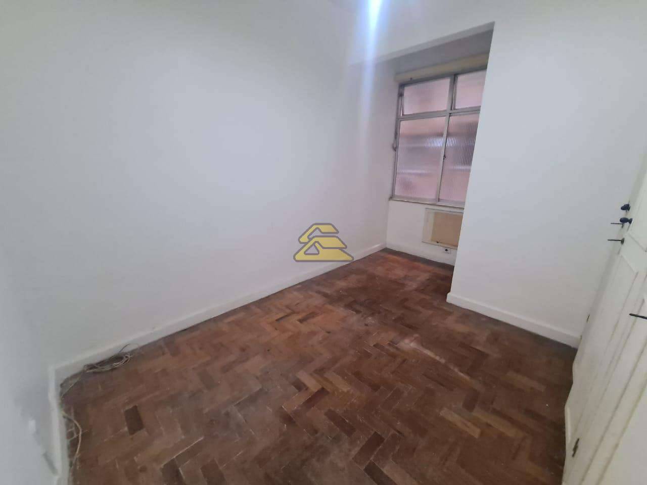 Apartamento à venda com 2 quartos, 70m² - Foto 7