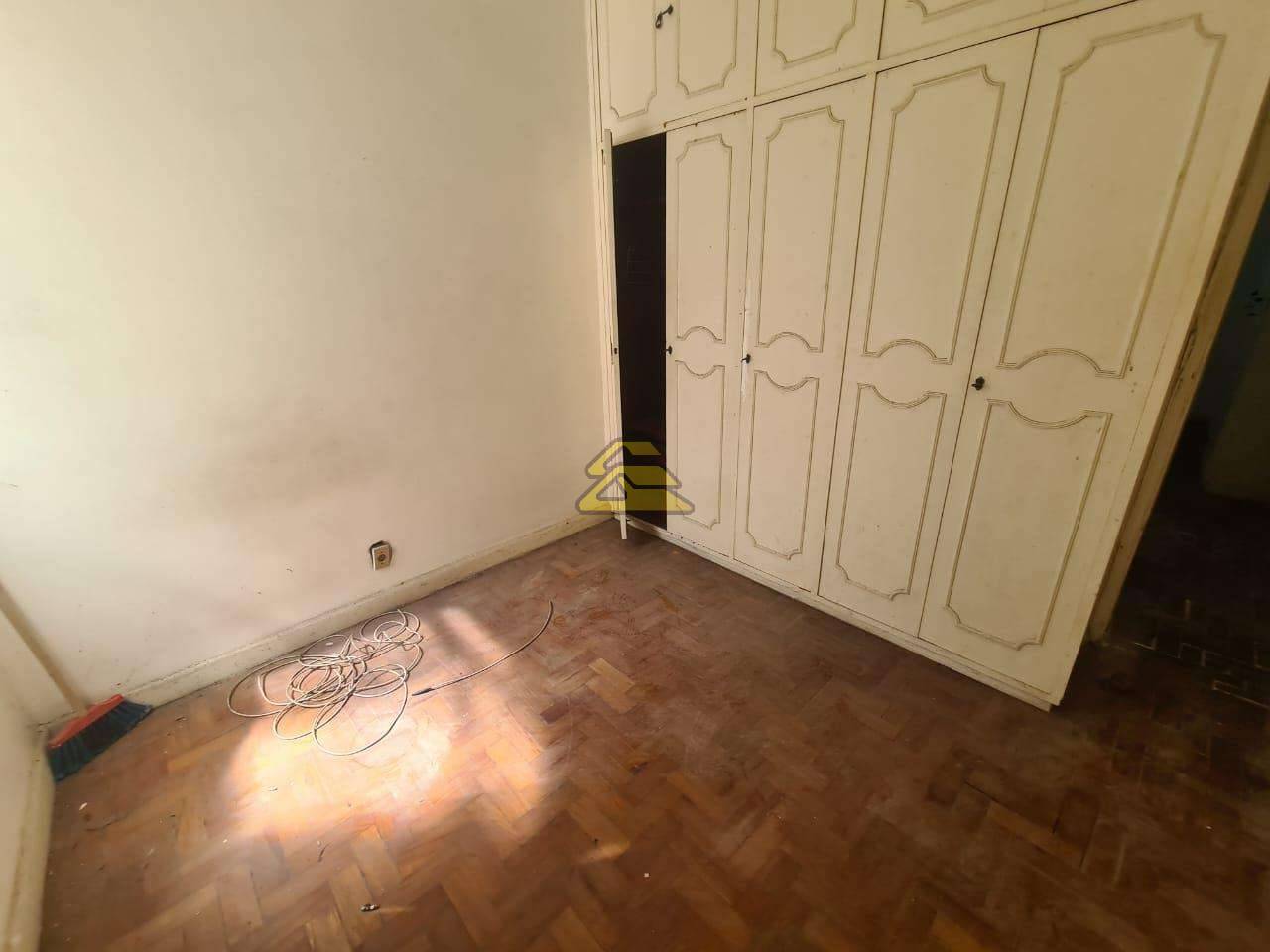 Apartamento à venda com 2 quartos, 70m² - Foto 12