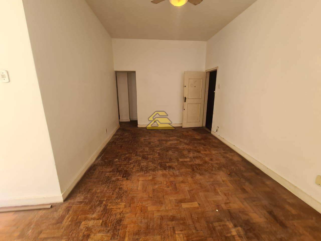 Apartamento à venda com 2 quartos, 70m² - Foto 1