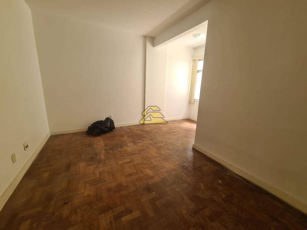 Apartamento à venda com 2 quartos, 70m² - Foto 6